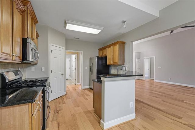 105 Peregrine Way NW, Kennesaw, GA 30144
