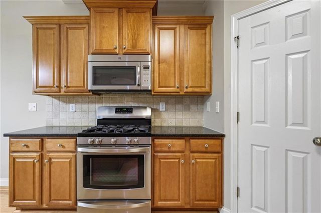 105 Peregrine Way NW, Kennesaw, GA 30144