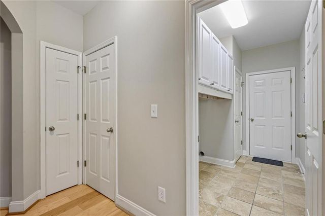 105 Peregrine Way NW, Kennesaw, GA 30144