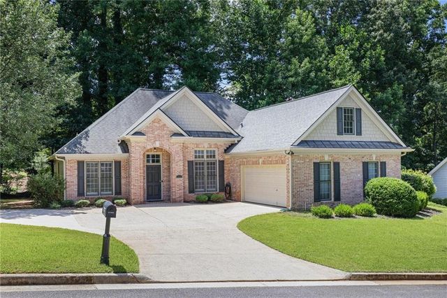105 Peregrine Way NW, Kennesaw, GA 30144