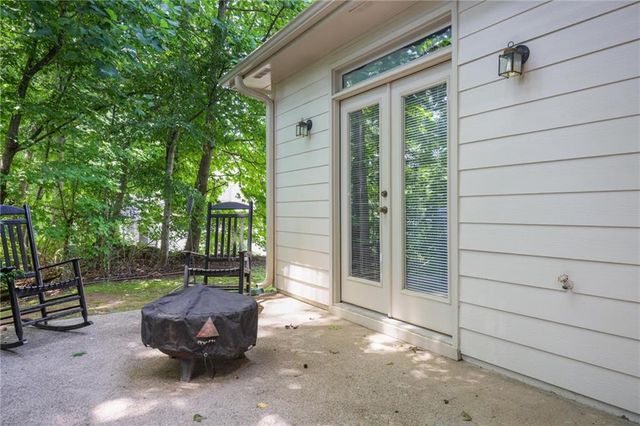 105 Peregrine Way NW, Kennesaw, GA 30144