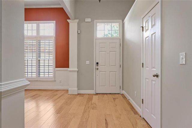 105 Peregrine Way NW, Kennesaw, GA 30144