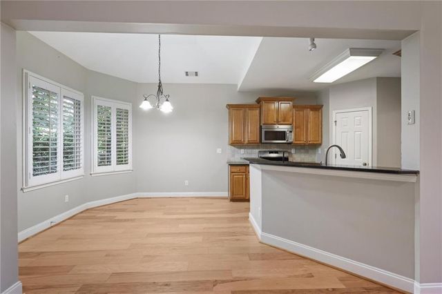 105 Peregrine Way NW, Kennesaw, GA 30144