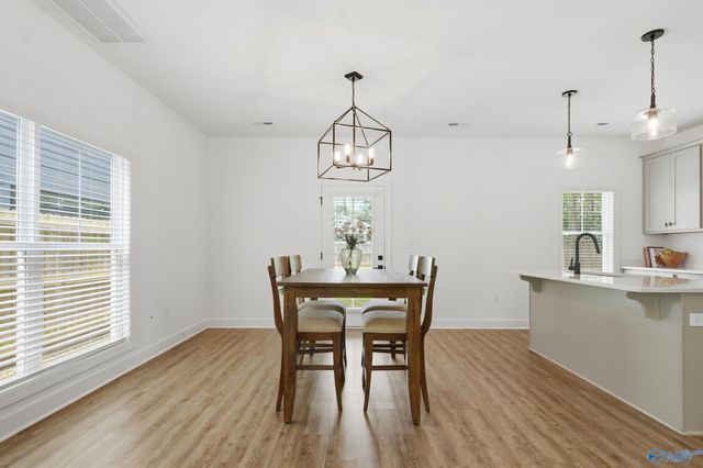 2712 8th Avenue SW, Huntsville, AL 35805