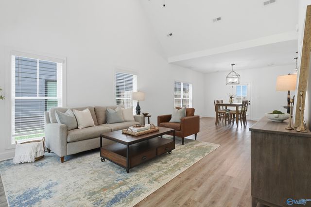 2712 8th Avenue SW, Huntsville, AL 35805