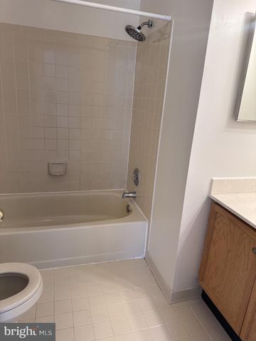 7261 OLDE LANTERN WAY, Springfield, VA 22152