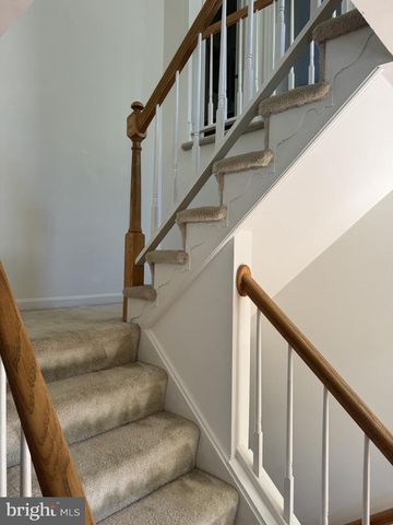 7261 OLDE LANTERN WAY, Springfield, VA 22152
