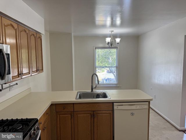 7261 OLDE LANTERN WAY, Springfield, VA 22152