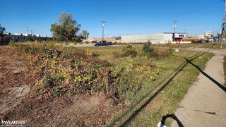 30935 Utica Road, Roseville, MI 48066