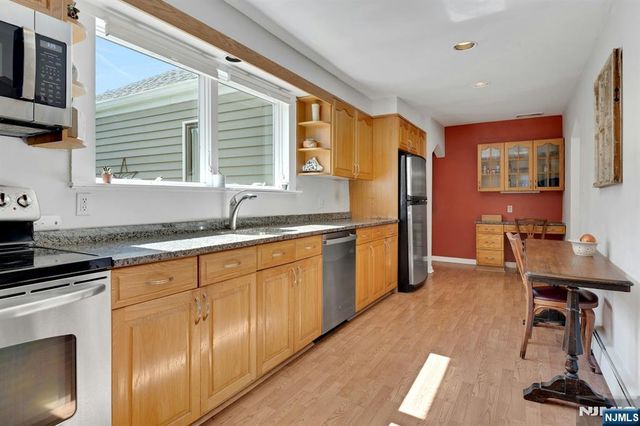 65 E Gramercy Place, Glen Rock, NJ 07452