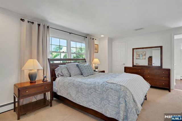 65 E Gramercy Place, Glen Rock, NJ 07452