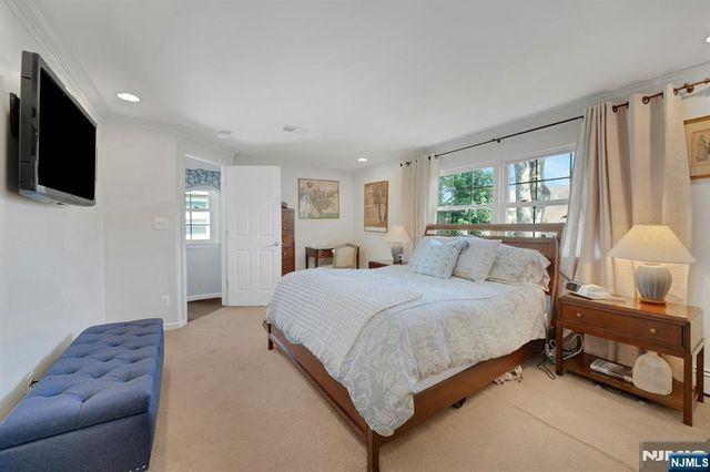 65 E Gramercy Place, Glen Rock, NJ 07452