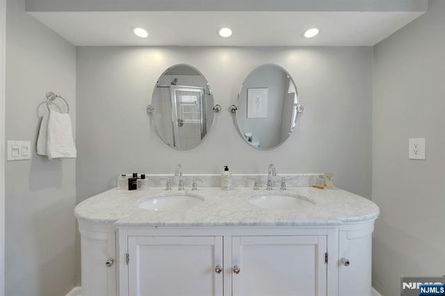 65 E Gramercy Place, Glen Rock, NJ 07452