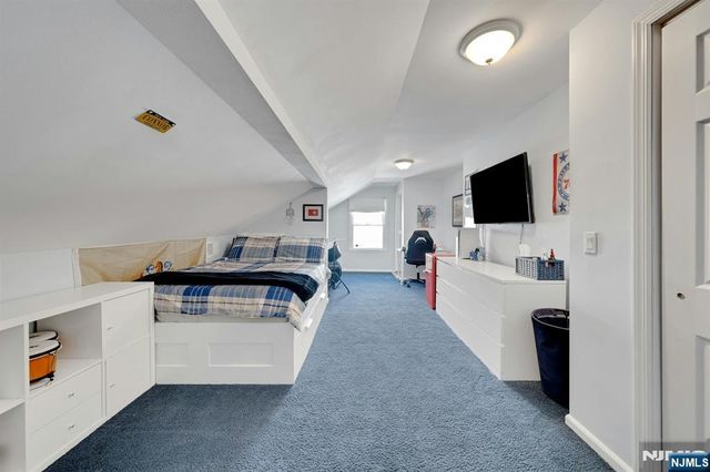 65 E Gramercy Place, Glen Rock, NJ 07452