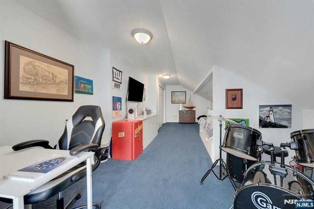 65 E Gramercy Place, Glen Rock, NJ 07452