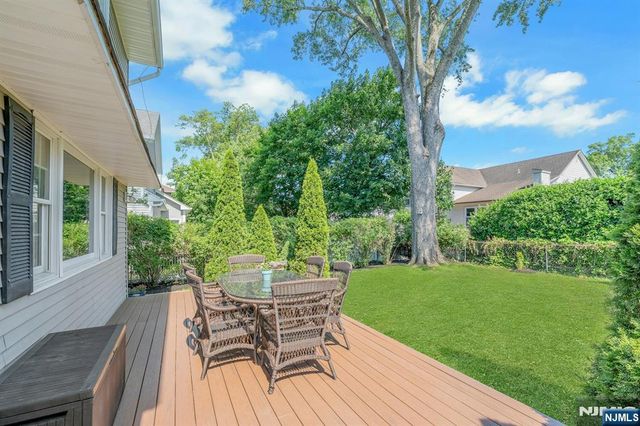65 E Gramercy Place, Glen Rock, NJ 07452