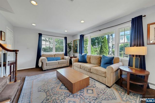 65 E Gramercy Place, Glen Rock, NJ 07452