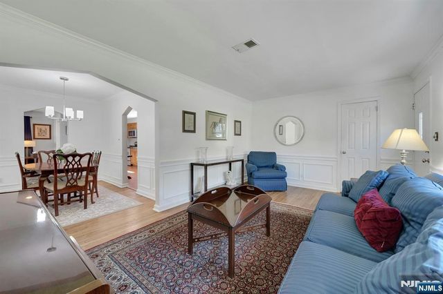 65 E Gramercy Place, Glen Rock, NJ 07452