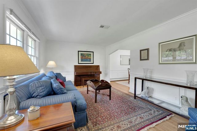 65 E Gramercy Place, Glen Rock, NJ 07452