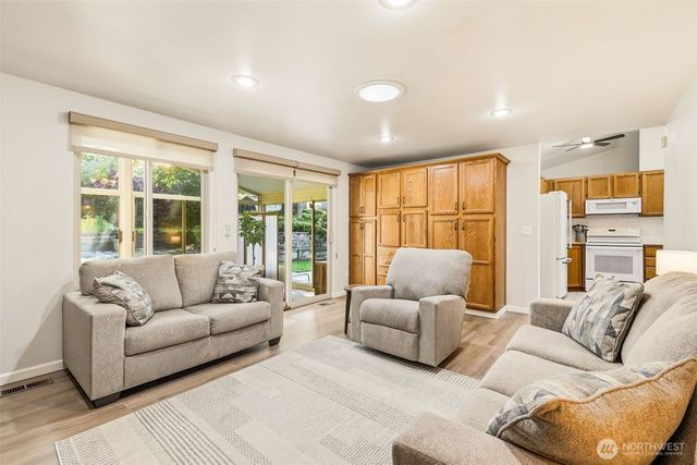 19808 137th Avenue SE, Renton, WA 98058