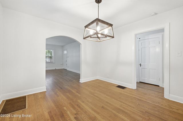 313 Iola Rd, Louisville, KY 40207