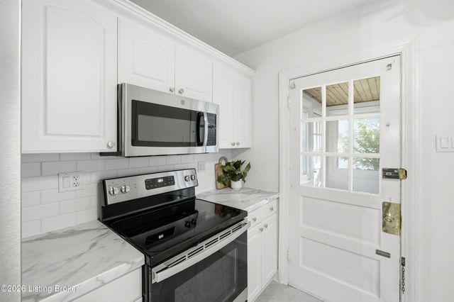313 Iola Rd, Louisville, KY 40207