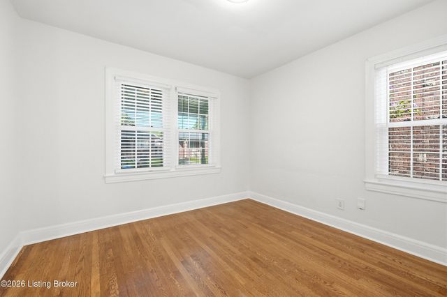 313 Iola Rd, Louisville, KY 40207