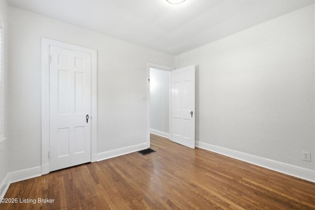 313 Iola Rd, Louisville, KY 40207