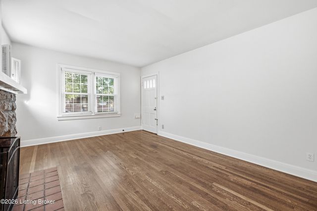 313 Iola Rd, Louisville, KY 40207