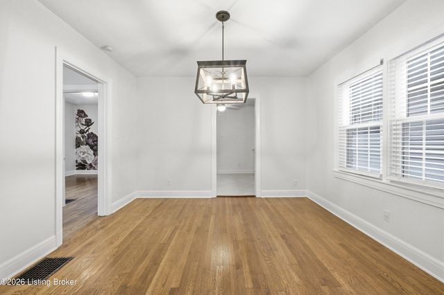 313 Iola Rd, Louisville, KY 40207
