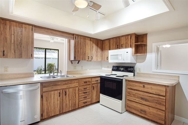 560 W Forest Trail, Vero Beach, FL 32962