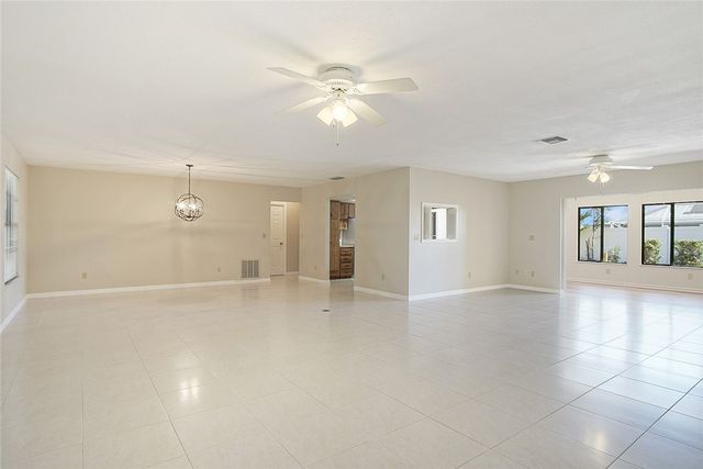 560 W Forest Trail, Vero Beach, FL 32962