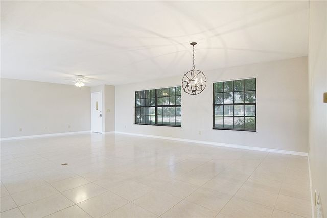 560 W Forest Trail, Vero Beach, FL 32962
