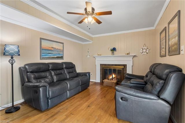 8 Hunts Neck RD, Poquoson, VA 23662