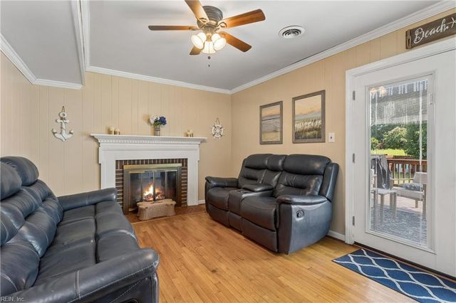 8 Hunts Neck RD, Poquoson, VA 23662