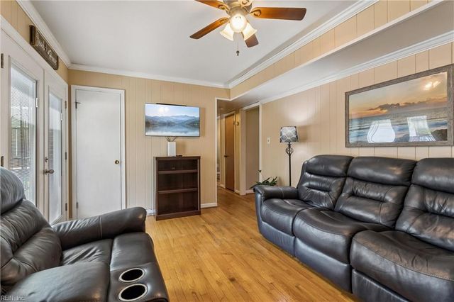 8 Hunts Neck RD, Poquoson, VA 23662