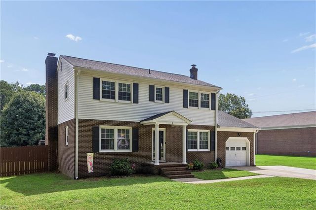 8 Hunts Neck RD, Poquoson, VA 23662
