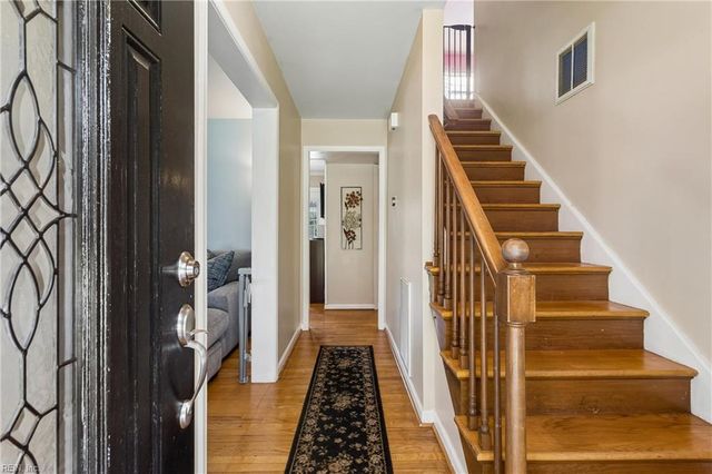 8 Hunts Neck RD, Poquoson, VA 23662