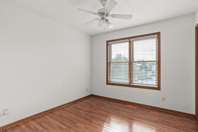 1261 Peninsula Lane, Whitewater, WI 53190