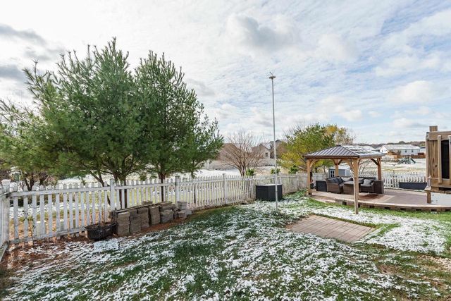 1261 Peninsula Lane, Whitewater, WI 53190