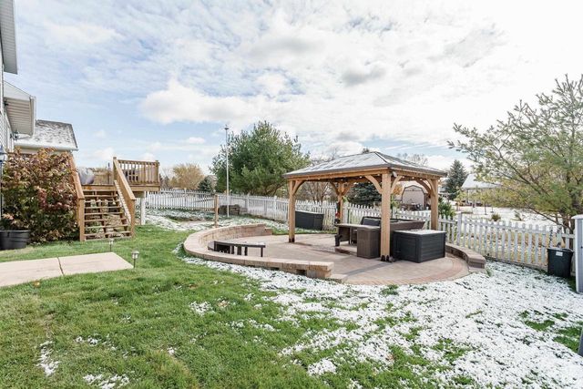 1261 Peninsula Lane, Whitewater, WI 53190