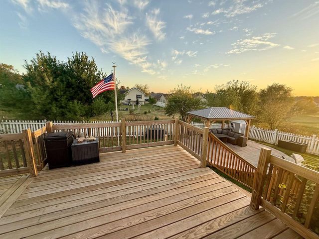 1261 Peninsula Lane, Whitewater, WI 53190