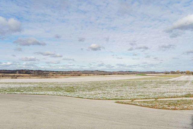 1261 Peninsula Lane, Whitewater, WI 53190