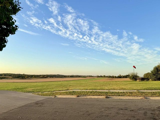 1261 Peninsula Lane, Whitewater, WI 53190