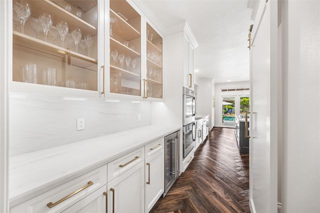 8603 Magnolia Forest Drive, Sugar Land, TX 77479