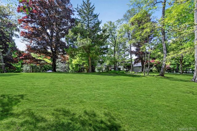 20 Moriah Lane, Montebello, NY 10901