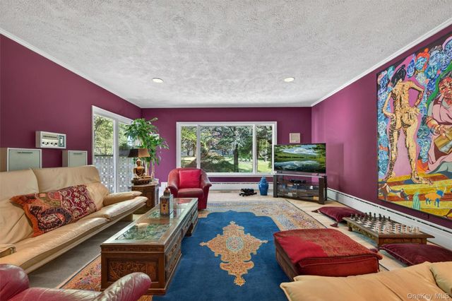 20 Moriah Lane, Montebello, NY 10901