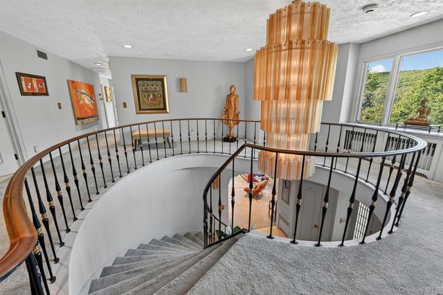 20 Moriah Lane, Montebello, NY 10901