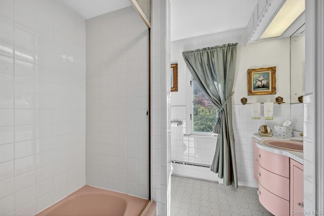 20 Moriah Lane, Montebello, NY 10901