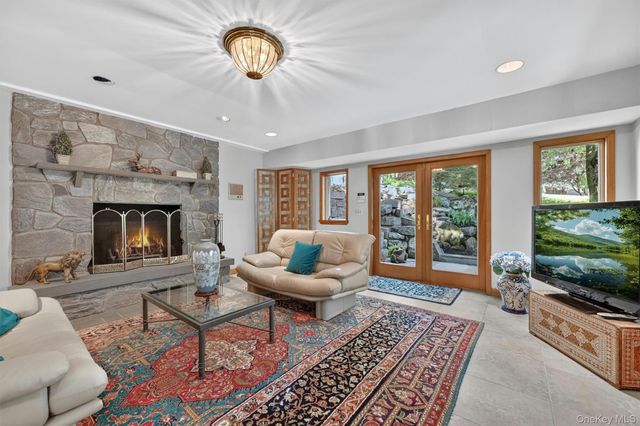 20 Moriah Lane, Montebello, NY 10901